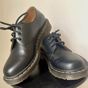 Classic Dr Martens Shoes Womens Size 7 style 1461 Smooth Leather Oxford Black